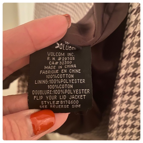 EUC: Like New, worn 3 times, Volcom (L) Beige Houndstooth Double Breasted Coat. - Picture 4 of 5